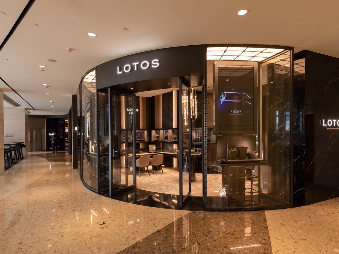 lotosat-sh-ifc-shop-front-2
